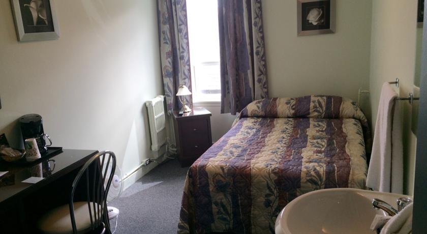 Auberge Centre Ville Saguenay Bilik gambar